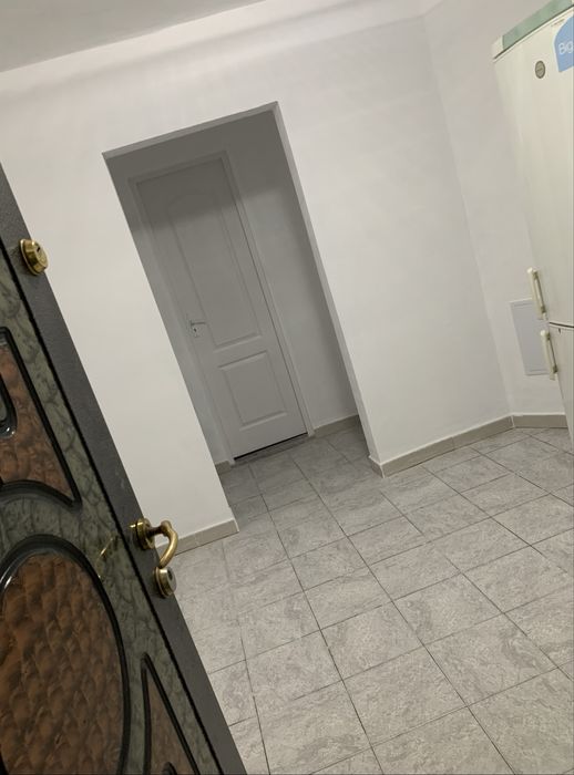 Propietar inchiriez apartament decomandat cu 2 camere, disponibil de la 1 August, in Calea Lipovei