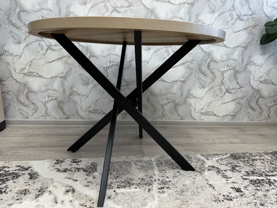 Продам новый круглый стол