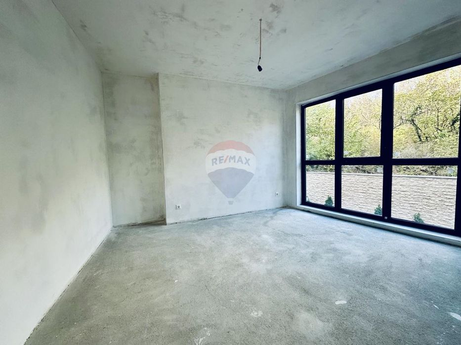 Продава се Четиристаен апартамент в Варна, Бриз - 179 кв.м за 1900 €/кв.м - Снимка #10