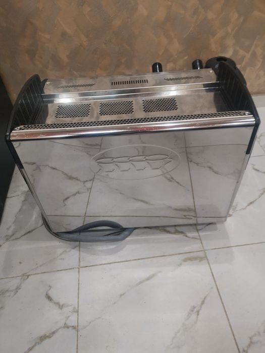 Продавам кафемашина EXPOBAR и кафемелачка