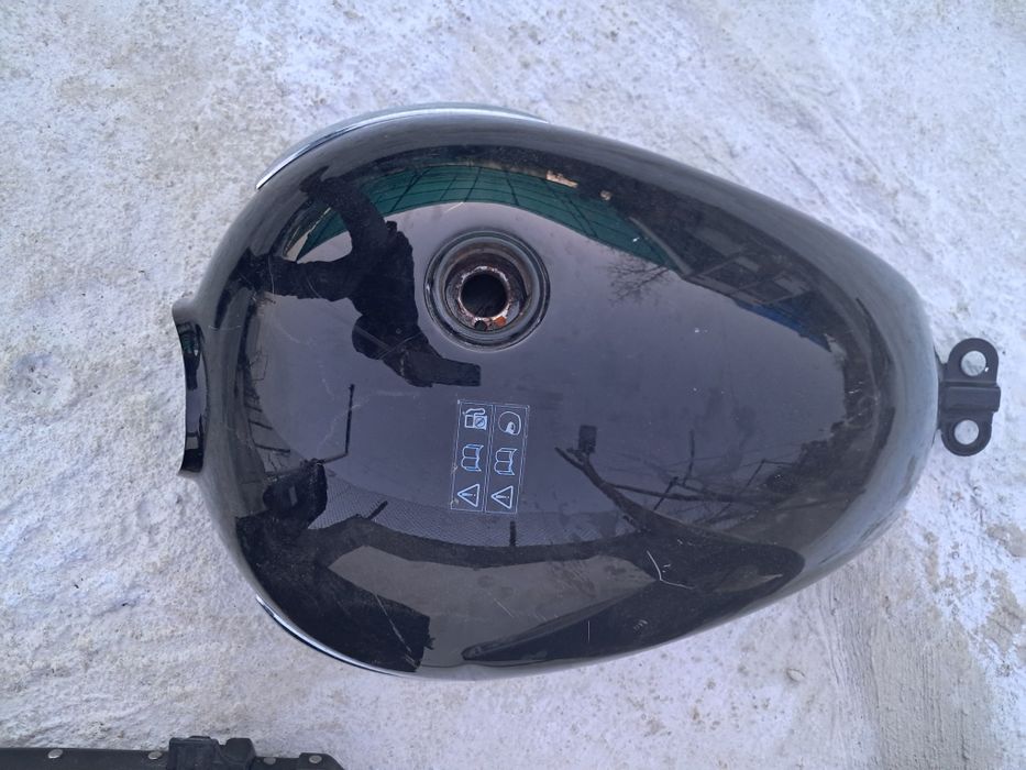 Спойлер Резервоар куфар за мотор 1 бр 20 е