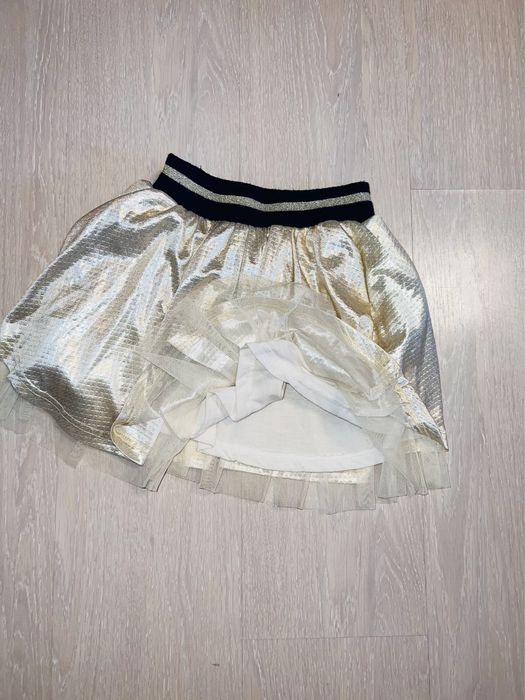 Fusta auriu lucioasa