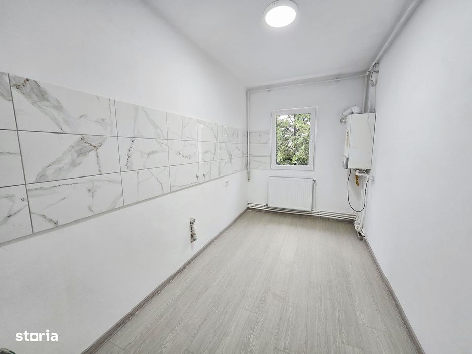 Apartament cu 2 camere decomandat Nicolina-Pizza Nico, Renovat, Etaj 2