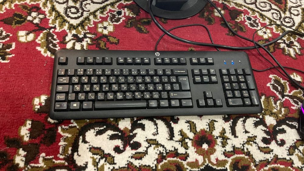 Продам компьютер слабенький