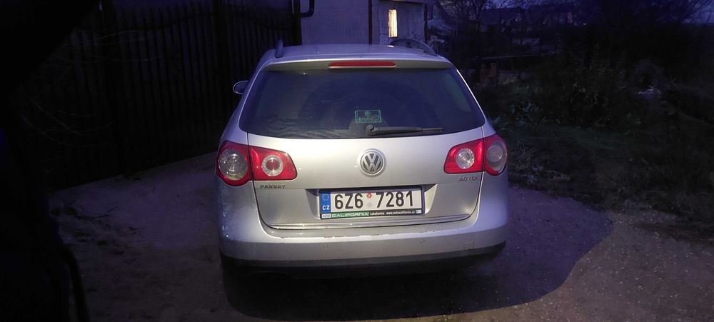 Vând passat b6 înmatriculat în Cehia itp și asigurare expirate