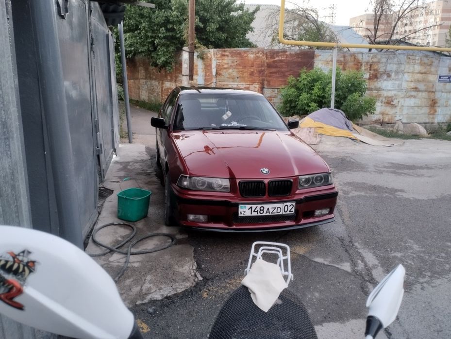 Продам бмв е36 на ходу