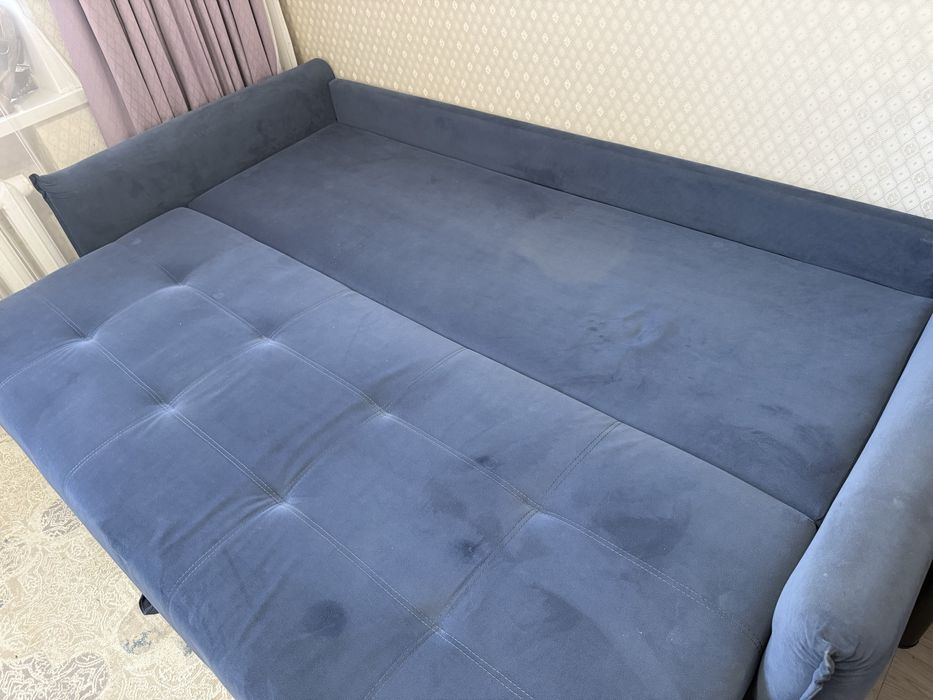 Раскладной диван с ящиком для хранения