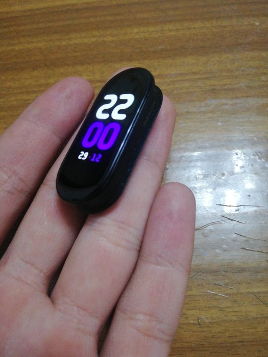 Продам часы мибанд 7