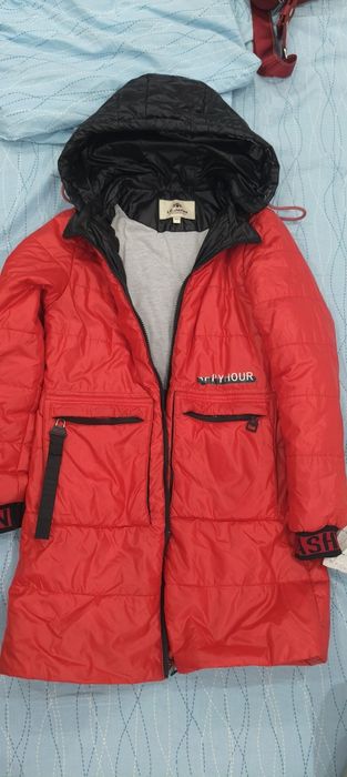 Продам куртки для девочек