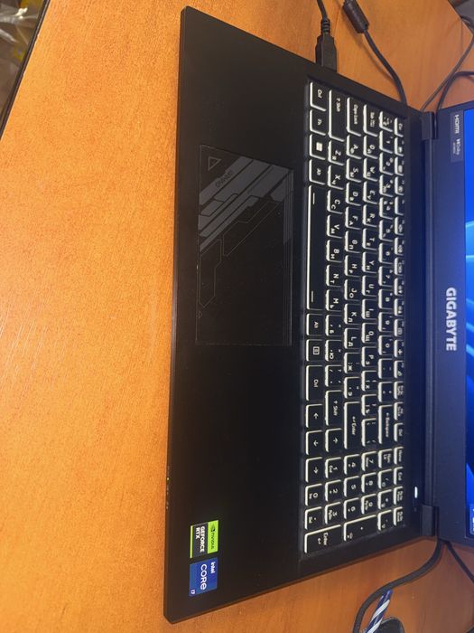 Срочно продам Игровой Ноутбук Gigabyte