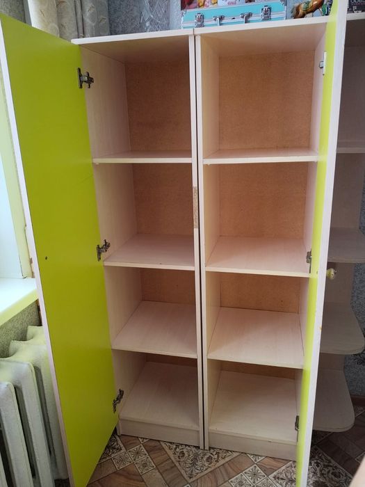 Продам почти даром детски диван и шкафчик