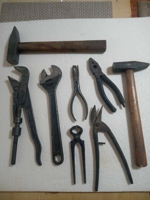 lichidare gospodarie TV nou,adidasi noi,multe scule etc etc