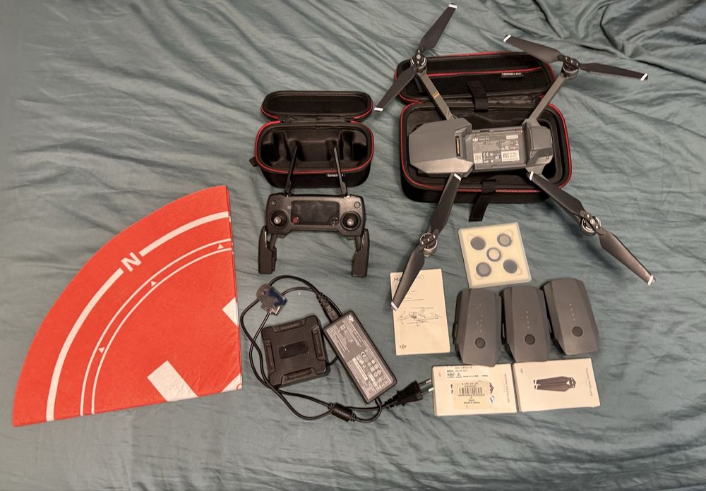 Drona DJI Mavic Pro + accesorii și 64 GB SD