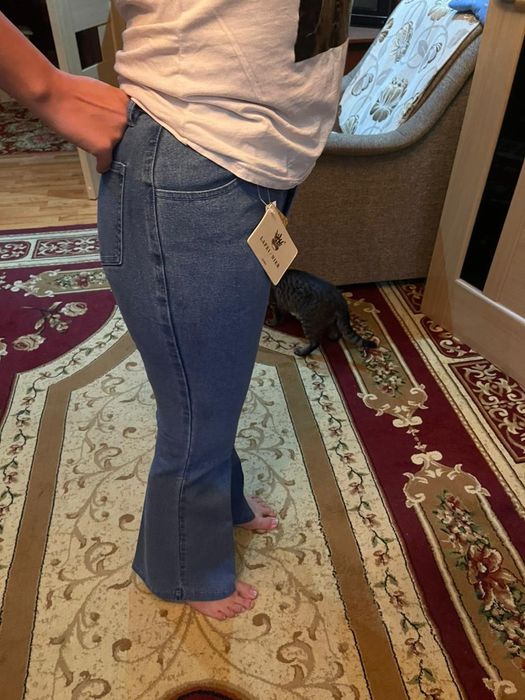 Продам джинсы женские