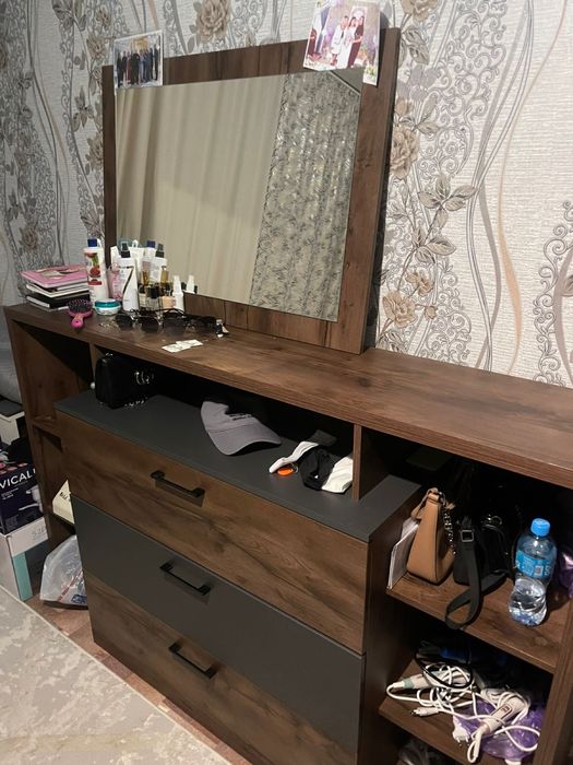 Продам спальный гарнитур