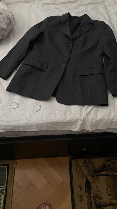 Pantaloni din tergal; costum 3 piese din tergal