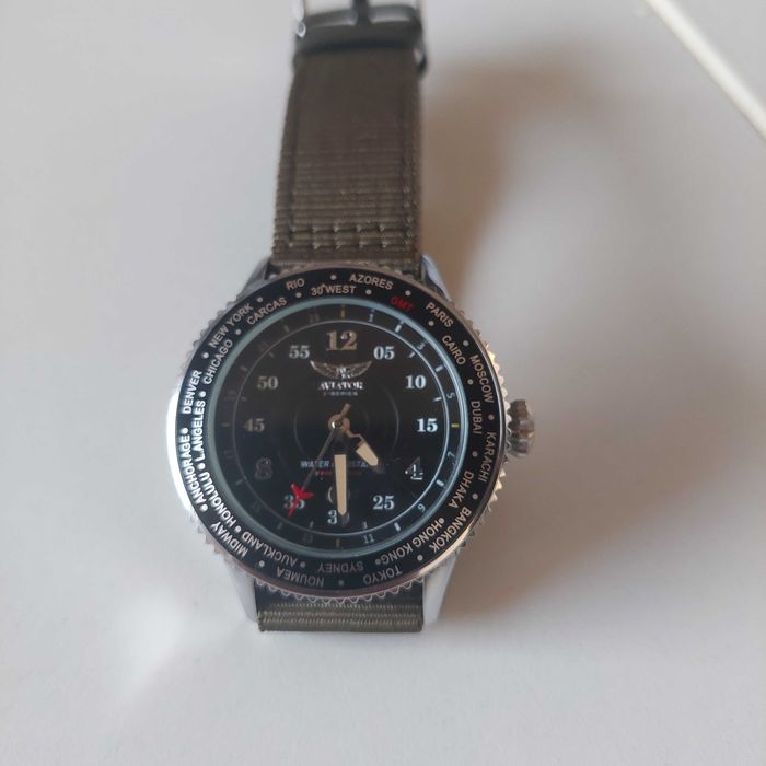 Продавам чисто нов часовник  Aviator serie F  290 лв