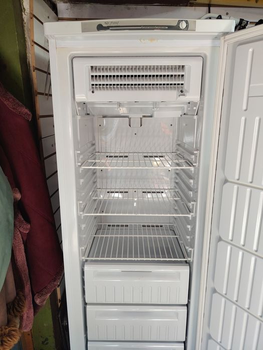Продам морозильную камеру  iindesitndesit