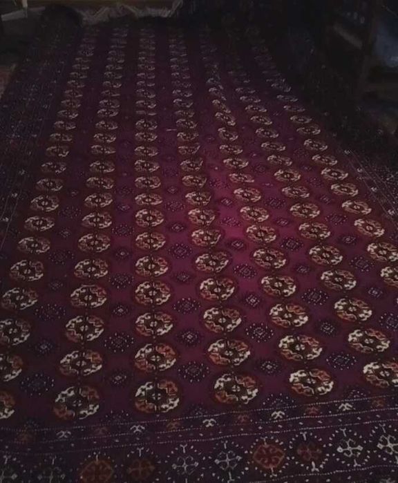 Оригинальный ковер Туркменистана.