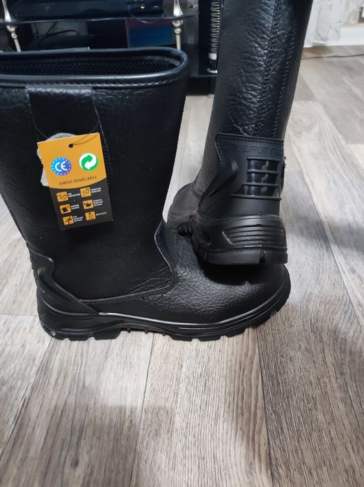 Спец одежда, сапоги