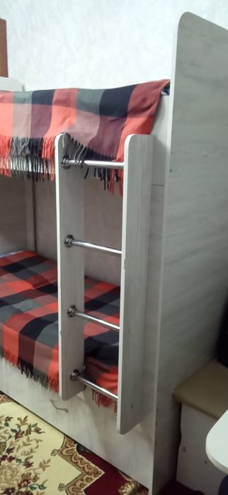 Продаётся трёх ярусная кровать