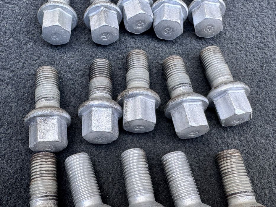 Болтове за Mercedes оригинални 20mm