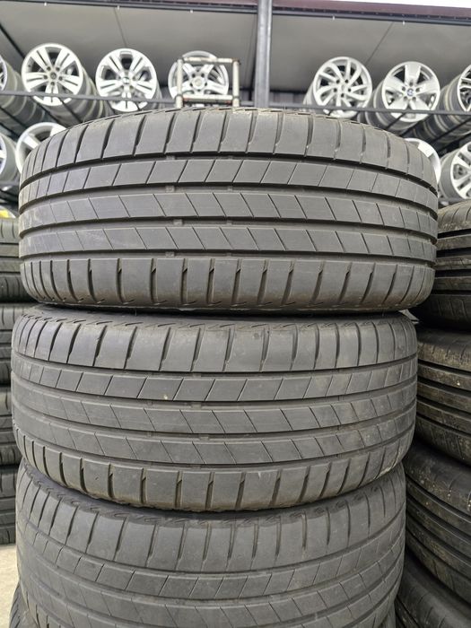 4 Броя 215/50/17 Bridgestone 2x6,6mm 2x5mm 22dot