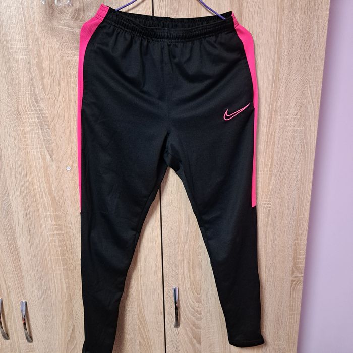 Спортно долнище Nike