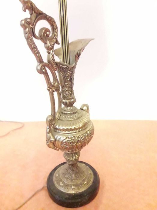 Veiza Carafa din bronz masiv pt crama decor