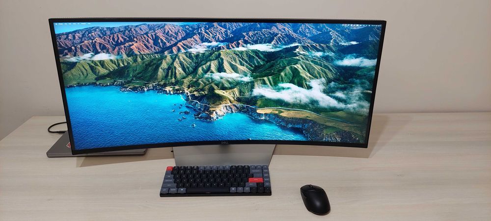 Dell UltraSharp U3821DW - 38" извит монитор 3840×1600, пълен комплект