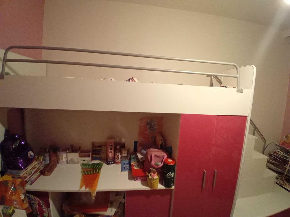 Двуетажно легло за момиче