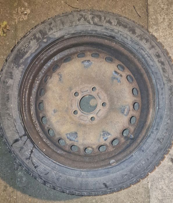 Vând cauciucuri KELLY iarna