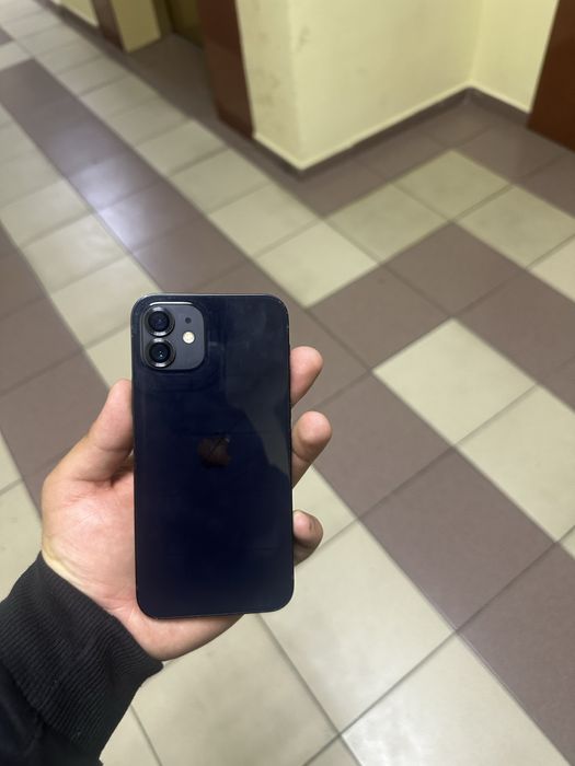 iPhone 12 128gb.