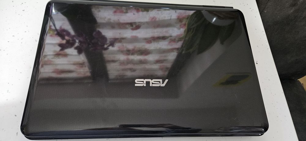 Vand  3 Laptopuri pentru piese ASUS
