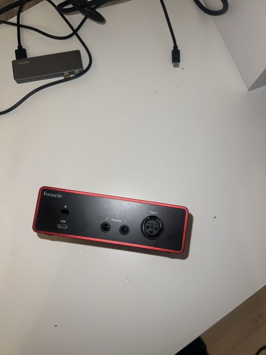 focusrite scarlett solo 4th Gen + Sennheiser HD 400S
