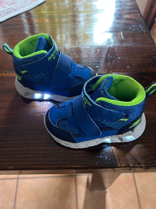 Ghetuțe Skechers 21