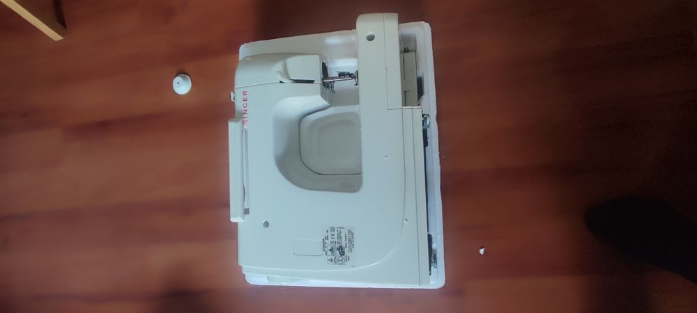 Mașină de cusut Singer 8280