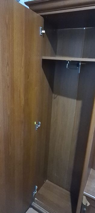 Продаю шкаф для прихожей