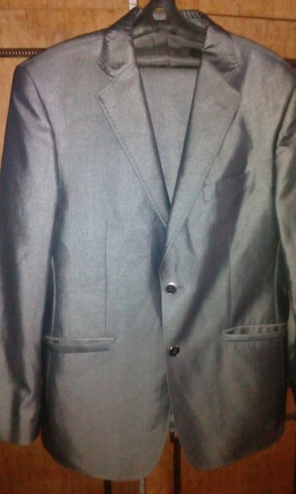 Костюм мужской.Новый.