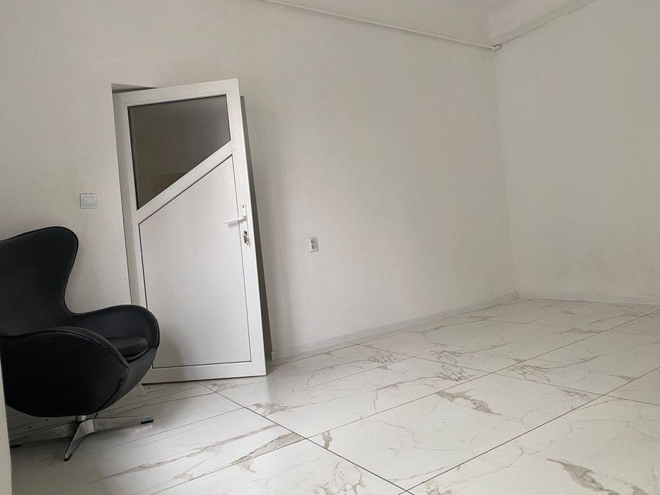 Inchiriere casa si curte pentru firme
