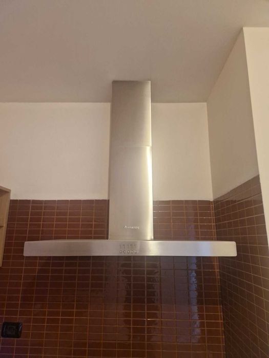 Кухня с електроуреди