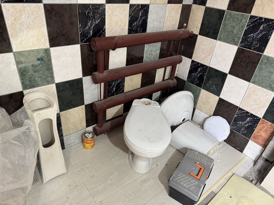 Продам унитаз и раковину