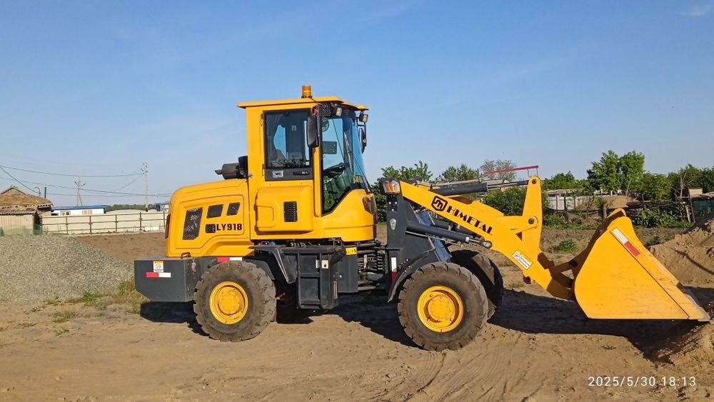 Продам погрузчик 918