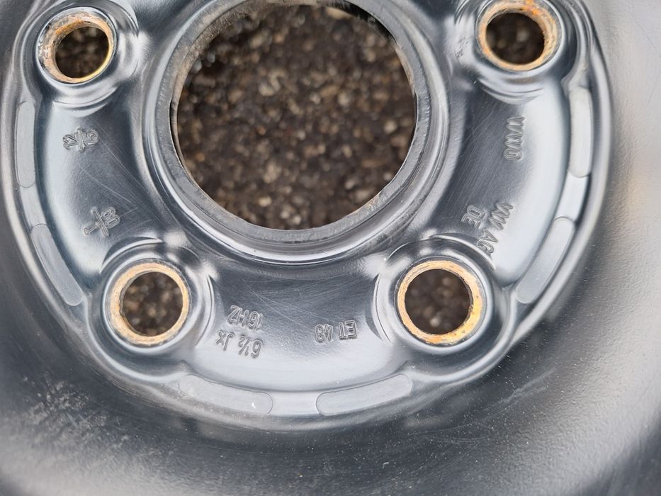 Фолскваген-16цола-5/112-с оригинални тасове