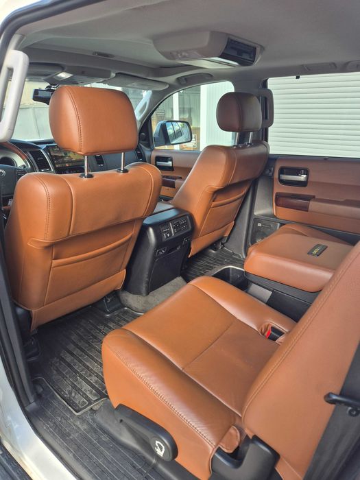 Toyota Sequoia 5.7 PLATINUM