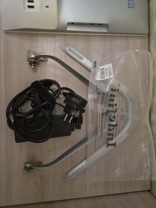 Lenovo IdeaCentre AIO 300-23ISU