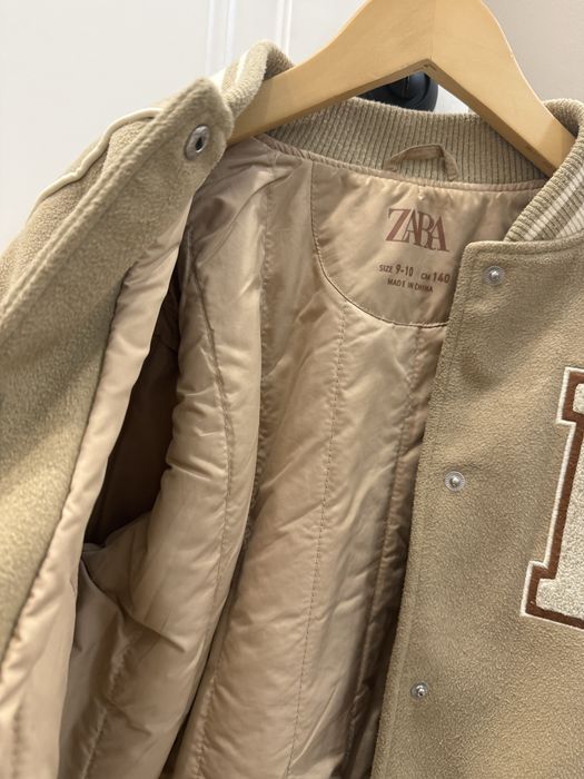 Бомбер весенний zara