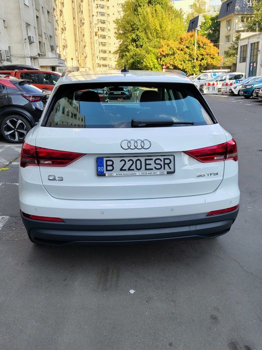 Vând Audi Q3 hibrid