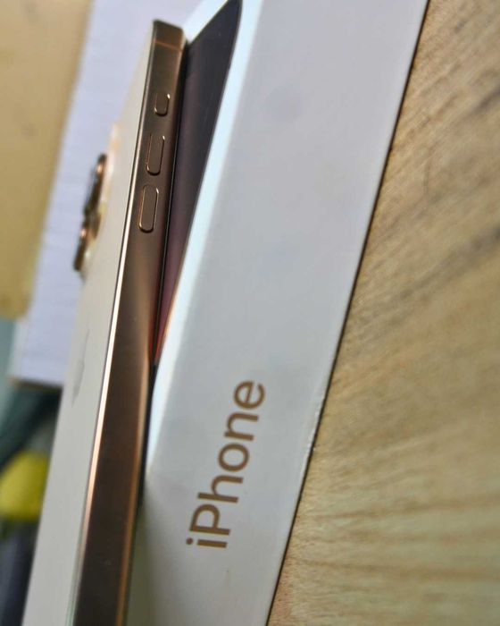 Продам свой iPhone 16 Pro Max, 256GB (2x ESIM *UZIMEI) (сост. идеал)