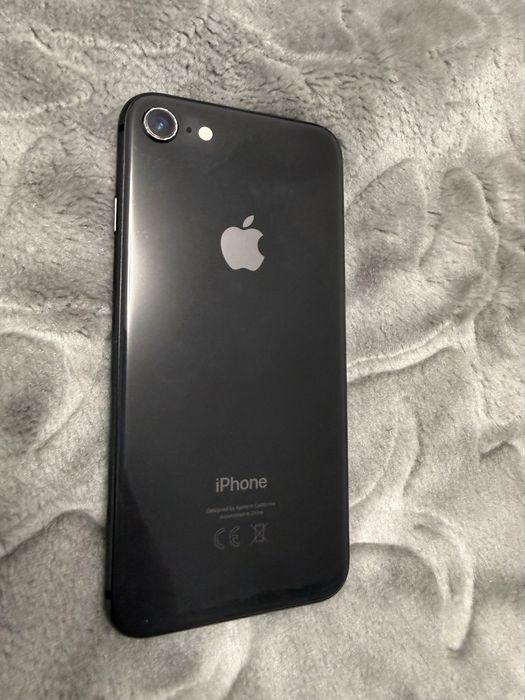 Vand iphone 8 de 64 gb